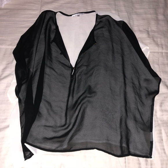 Black & White Translucent Blouse - Picture 3 of 5